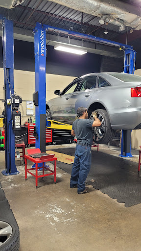 Auto Repair Shop «K&G Auto Repair and Detailing», reviews and photos, 4588 Eisenhower Ave, Alexandria, VA 22304, USA