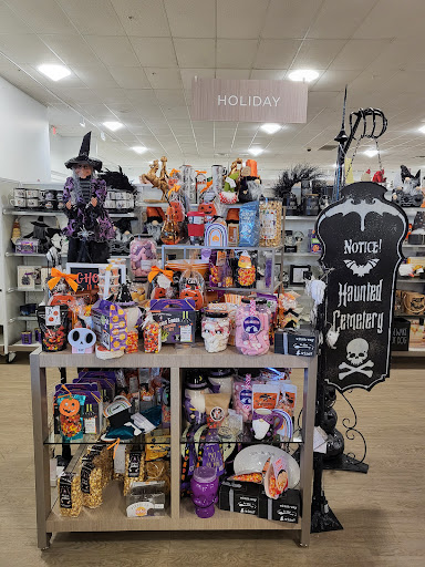 Department Store «HomeGoods», reviews and photos, 22940 Victory Blvd, Woodland Hills, CA 91367, USA