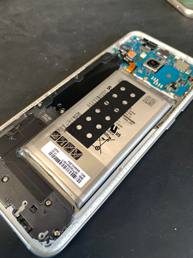 Cell Phone Store «Cracked Myphone Cellphone & Computer Repair IPhone Repair Tablet Repair», reviews and photos, 5519 South St, Lakewood, CA 90713, USA