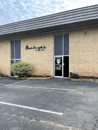 Auto Body Shop «Burleighs Auto Body», reviews and photos, 2211 Tazewell St, Richmond, VA 23222, USA