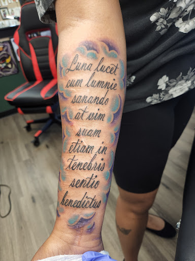 Tattoo Shop «Body Language Tattoo Columbus», reviews and photos, 1101 S Hamilton Rd, Columbus, OH 43227, USA