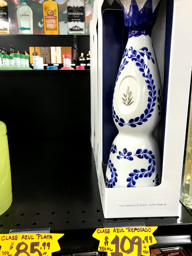 Liquor Store «19 Wine & Spirits», reviews and photos, 101 Verdae Blvd #190, Greenville, SC 29607, USA