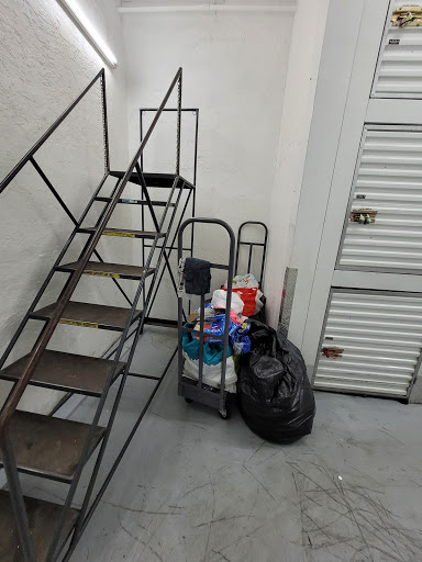 Self-Storage Facility «Storage Post Self Storage Lauderdale Manors», reviews and photos, 2290 NW 19th St, Fort Lauderdale, FL 33311, USA