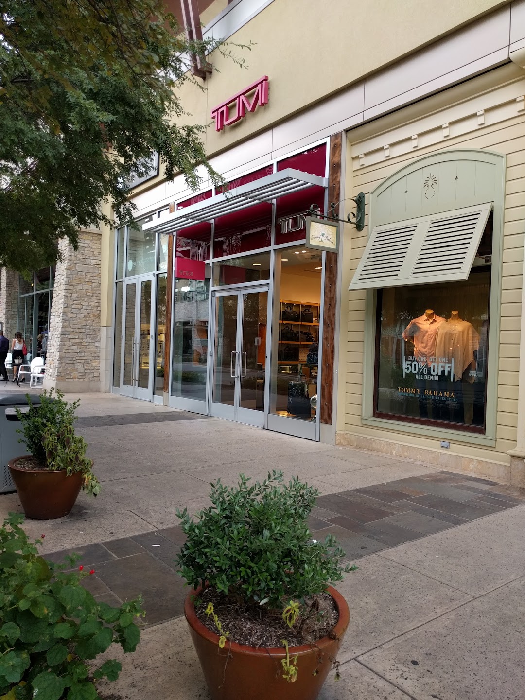 TUMI Store - The Domain