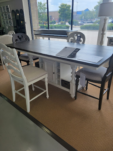 Furniture Store «Value City Furniture», reviews and photos, 2437 E Main St, Plainfield, IN 46168, USA