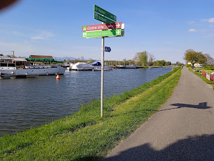 Photo n°44 de Restaurant Aux 100 pâtes - Relais du port - Eurovélo 6 à Dannemarie ()