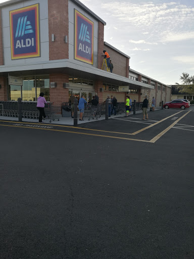 Supermarket «ALDI», reviews and photos, 4745 US Hwy 98 N, Lakeland, FL 33809, USA