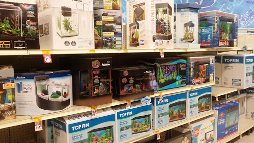 Pet Supply Store «PetSmart», reviews and photos, 250 Grossman Dr, Braintree, MA 02184, USA