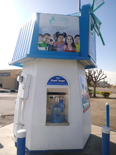 Shopping Mall «Delano Village Shopping Center», reviews and photos, 1700 High St, Delano, CA 93215, USA