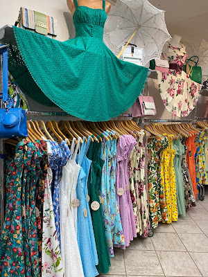 LA BOUTIQUE VINTAGE DE MARYSE GAUDFROY à Fontaine-de-Vaucluse