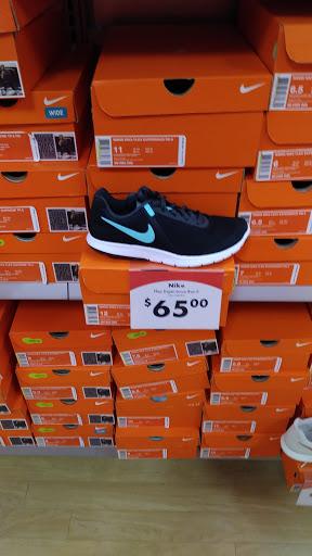 Shoe Store «Shoe Carnival», reviews and photos, 2945 Scottsville Rd, Bowling Green, KY 42104, USA