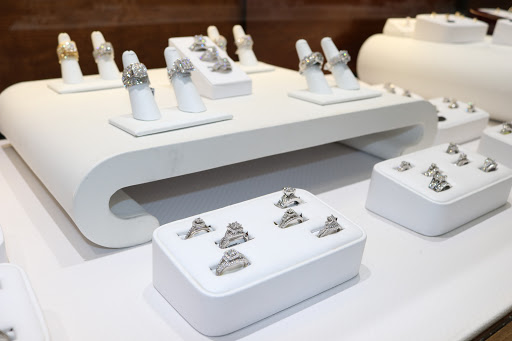 Jewelry Store «Prestigio Jewelers», reviews and photos, 487 E Shaw Ave, Fresno, CA 93710, USA