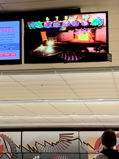 Bowling Alley «Double Decker Lanes», reviews and photos, 300 Golf Course Dr, Rohnert Park, CA 94928, USA