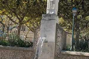 Statue of Saint-Denis image