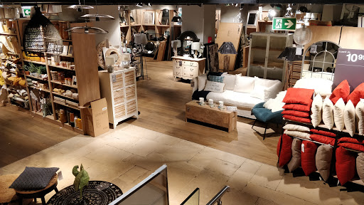 Stores to buy furniture Paris