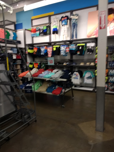 Clothing Store «Old Navy», reviews and photos, 9155 W Stockton Blvd, Elk Grove, CA 95758, USA