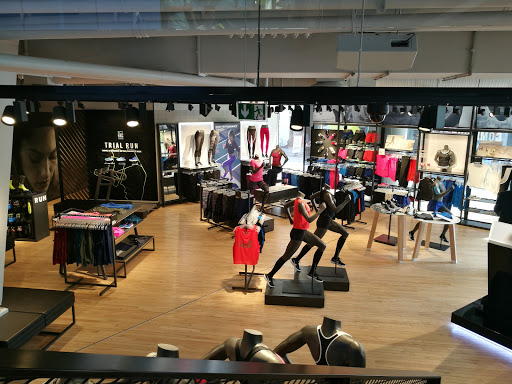 Nike stores Paris