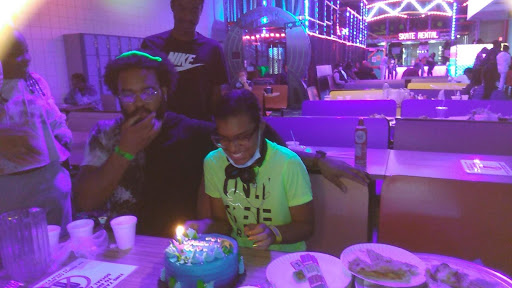 Roller Skating Rink «Bonaventure Always Family Friendly Skating Center And Birthday Parties», reviews and photos, 24505 Halsted Rd, Farmington Hills, MI 48335, USA