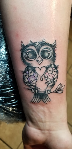 Tattoo Shop «Needlewurks Body Piercing & Tattoo», reviews and photos, 80 W Circular St, Saratoga Springs, NY 12866, USA