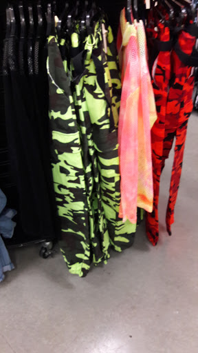 Clothing Store «rue21», reviews and photos, 112 Pavilion Pkwy, Fayetteville, GA 30214, USA