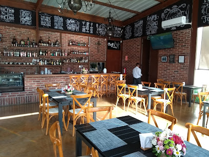 Le Grand Bistro - C. Circunvalación 311, Colinas, 38870 Moroleón, Gto., Mexico