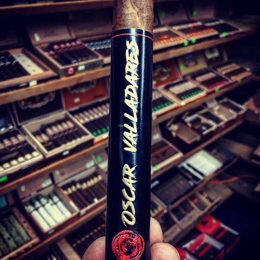 Tobacco Shop «Cigar House & Discount», reviews and photos, 1720 N Moorpark Rd, Thousand Oaks, CA 91360, USA