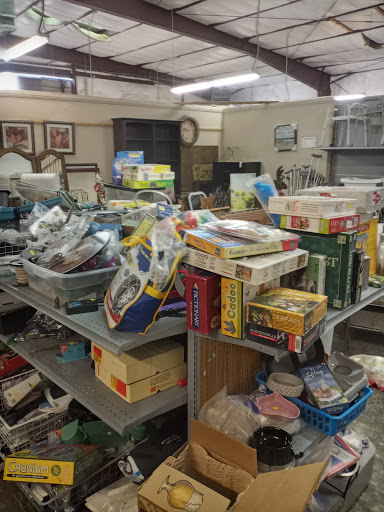 Thrift Store «Snowline Hospice Thrift Store Folsom», reviews and photos, 616 E Bidwell St, Folsom, CA 95630, USA