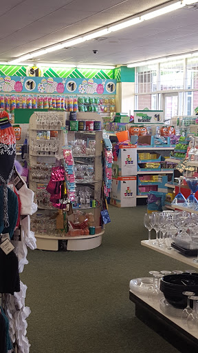 Dollar Store «Dollar Tree», reviews and photos, 6521 Sashabaw Rd, Village of Clarkston, MI 48346, USA