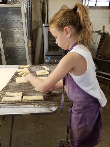 Dessert Shop «Honey Creme Donut Shop», reviews and photos, 514 Vincennes St, New Albany, IN 47150, USA