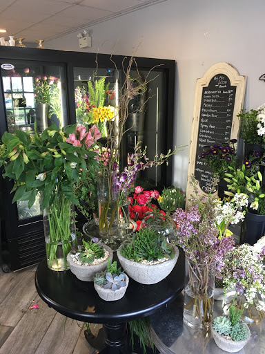 Florist «Post Road Flowers», reviews and photos, 310 Boston Post Rd, Wayland, MA 01778, USA