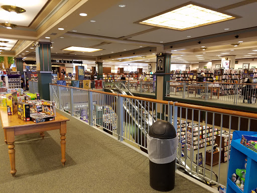 Book Store «Barnes & Noble», reviews and photos, 624 S Green River Rd, Evansville, IN 47715, USA