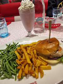 Cheeseburger du Restaurant Holly's Diner à Brétigny-sur-Orge - n°16