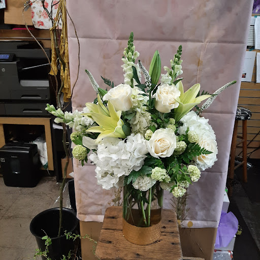 Florist «Blossoms & Balloons Florist», reviews and photos, 199 Cirby Way #17, Roseville, CA 95678, USA