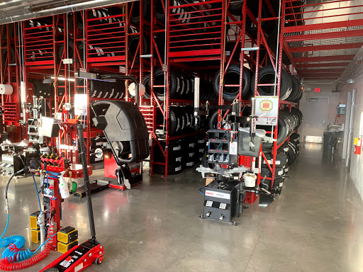 Tire Shop «Discount Tire Store - Farragut, TN», reviews and photos, 11201 Kingston Pike, Farragut, TN 37934, USA