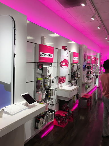Cell Phone Store «T-Mobile», reviews and photos, 35020 Newark Blvd, Newark, CA 94560, USA