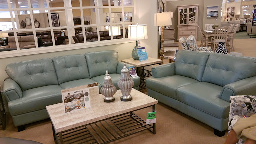 Furniture Store «Raymour & Flanigan Furniture and Mattress Store», reviews and photos, 538 Boston Post Rd, Orange, CT 06477, USA