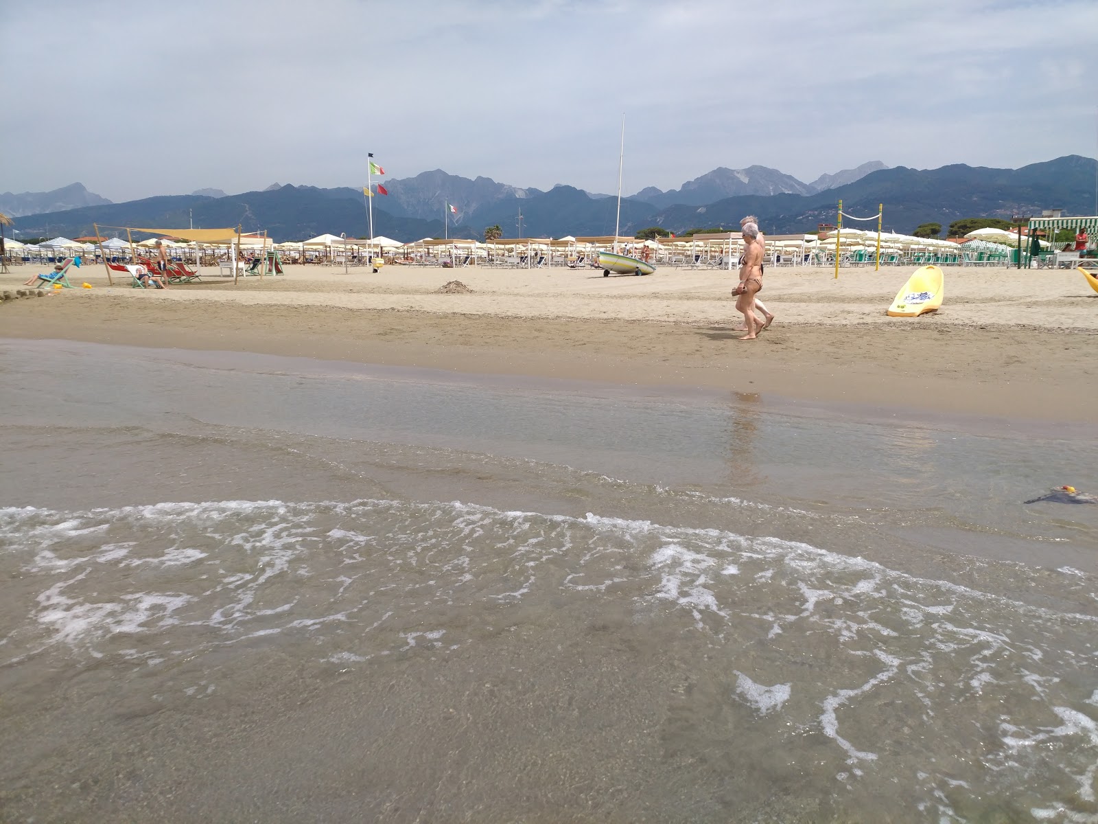 Spiaggia Marina di Pietrasanta'in fotoğrafı düz ve uzun ile birlikte