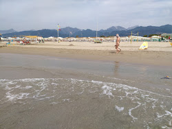 Spiaggia Marina di Pietrasanta'in fotoğrafı düz ve uzun ile birlikte