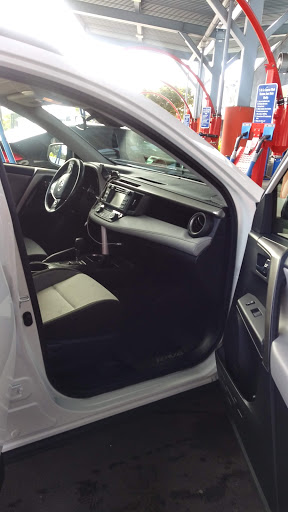 Toyota Dealer «Toyota Of Whittier», reviews and photos, 14577 Whittier Blvd, Whittier, CA 90605, USA