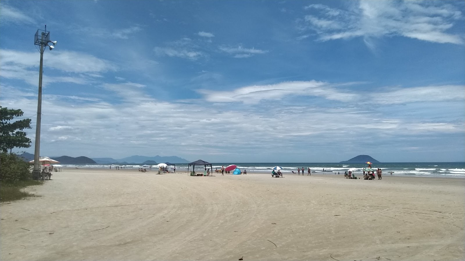 Fotografie cu Plaja Itagua cu nivelul de curățenie înalt