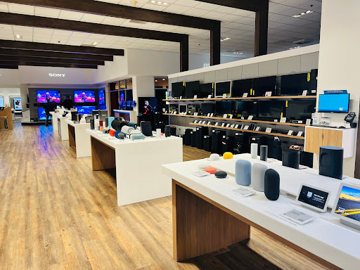 Electronics Store «Abt», reviews and photos, 1200 N Milwaukee Ave, Glenview, IL 60025, USA