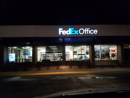 Print Shop «FedEx Office Print & Ship Center», reviews and photos, 700 County Rd 42 W, Burnsville, MN 55337, USA