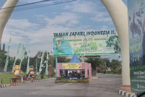 Parkir H Taman Safari Indonesia Prigen Pasuruan Jatim image