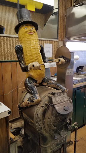 Nut Store «Peanut Shoppe Main Street», reviews and photos, 24 S Main St, Memphis, TN 38103, USA