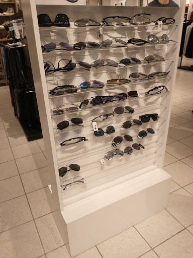 Clothing Store «Express», reviews and photos, 1400 Willowbrook Mall, Wayne, NJ 07470, USA