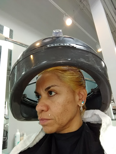 Beauty Salon «Blaze Color Salon», reviews and photos, 937 25th Ave, Coralville, IA 52241, USA