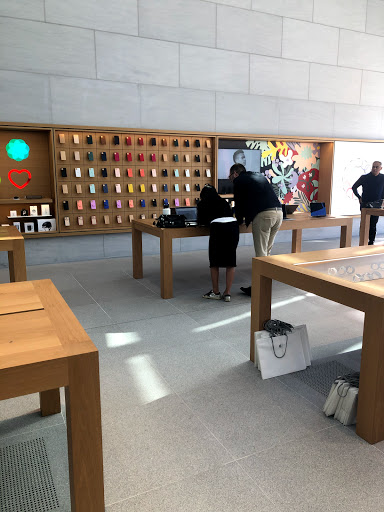 Computer Store «Apple Highland Village», reviews and photos, 4012 Westheimer Rd, Houston, TX 77027, USA