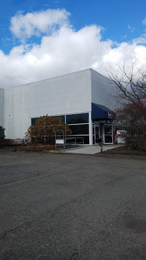 Shipping and Mailing Service «FedEx Ship Center», reviews and photos, 84 New York Ave, Framingham, MA 01701, USA