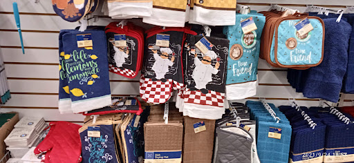 Dollar Store «Dollar Tree», reviews and photos, 3103 111th St #115, Naperville, IL 60564, USA