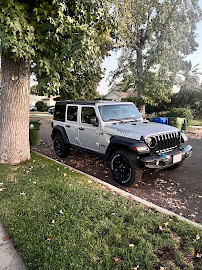 Avis Car Rental - Photo 3 - Car repair in Valencia, CA, Santa Clarita